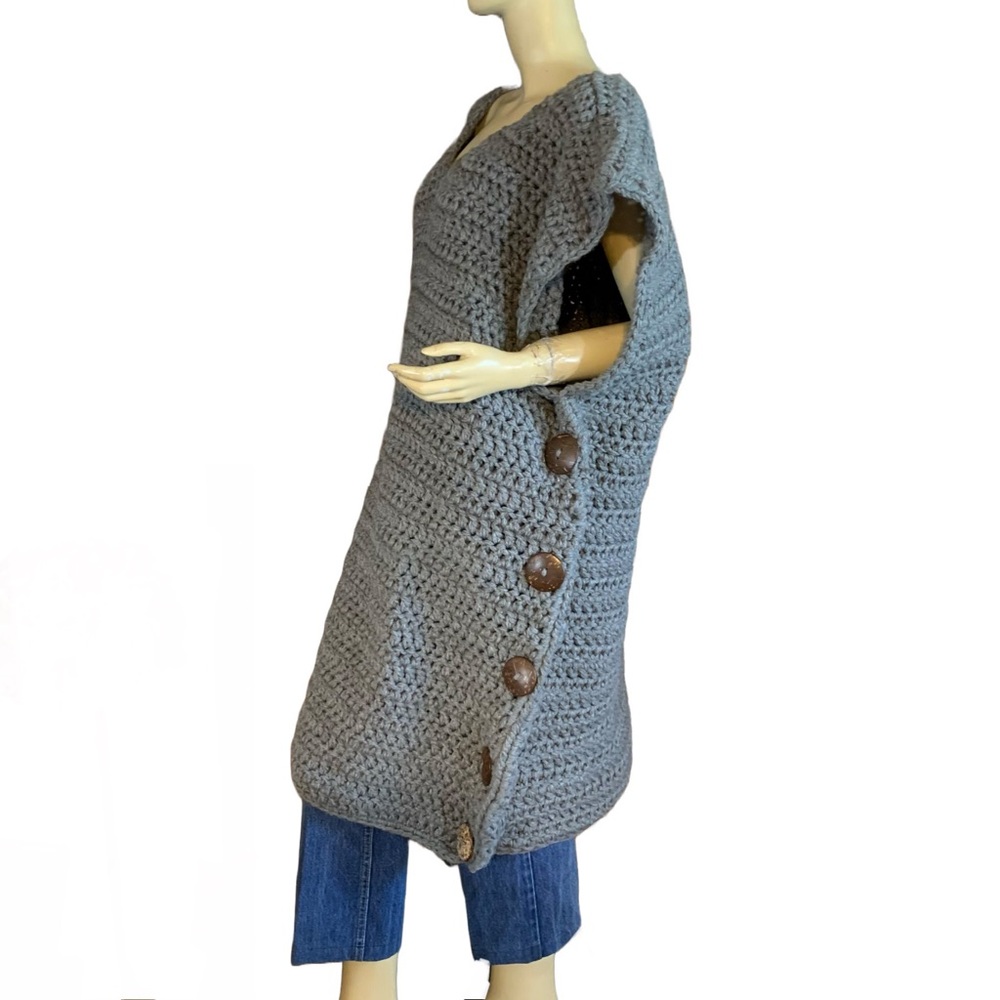 HANDMADE HEAVY KNIT GRAY KNEE LENGTH VEST/DRESS WITH LARGE BUTTONS (2X) - Picture 3 of 13